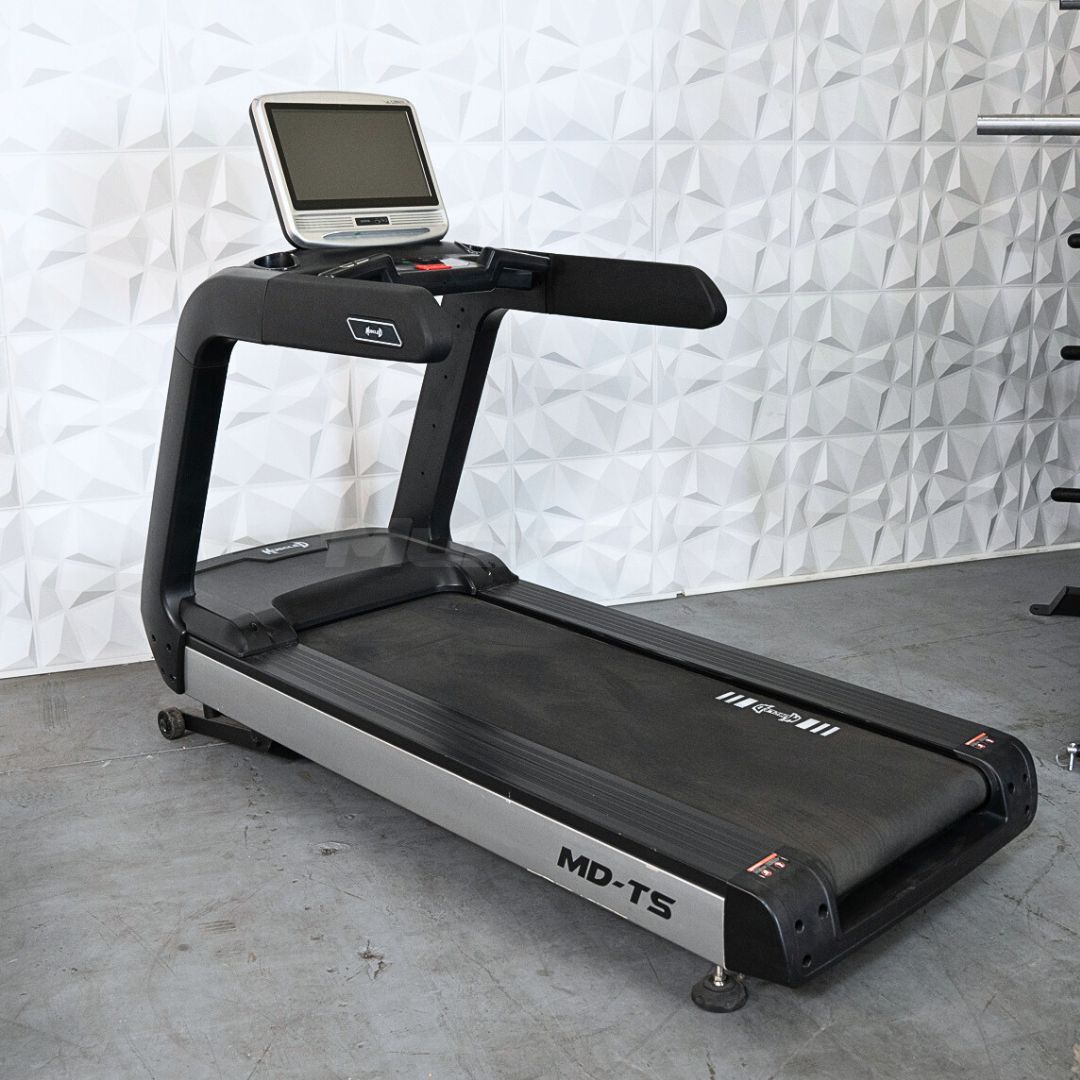 Muscle D Fitness - Touch Screen Commercial Treadmill - Deluxe Touch Screen Commercial Treadmill