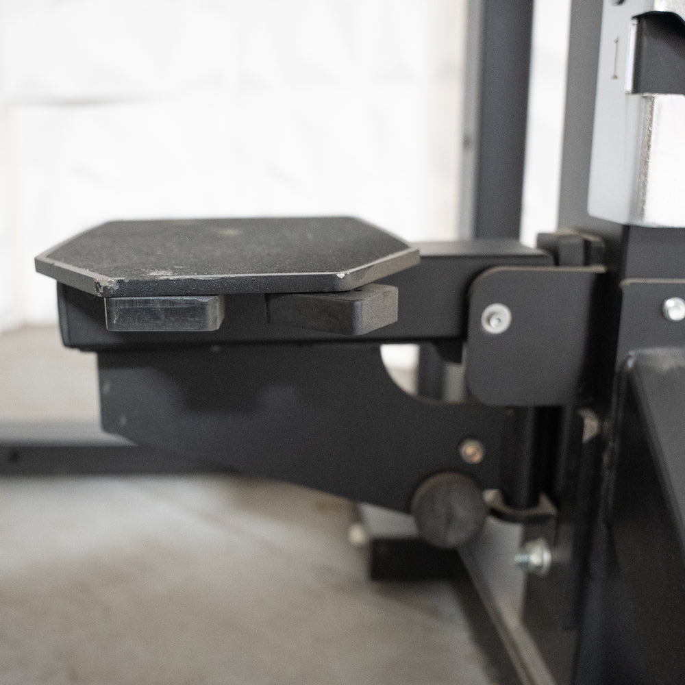 Muscle D Fitness - Deluxe Half Rack - Heavy Duty - Adjustable Safety Bars - Pull Up - Vertical Olympic Bar Storage