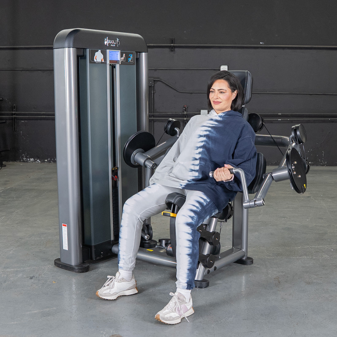 Muscle D Fitness - Elite Plus Biceps Curl Machine