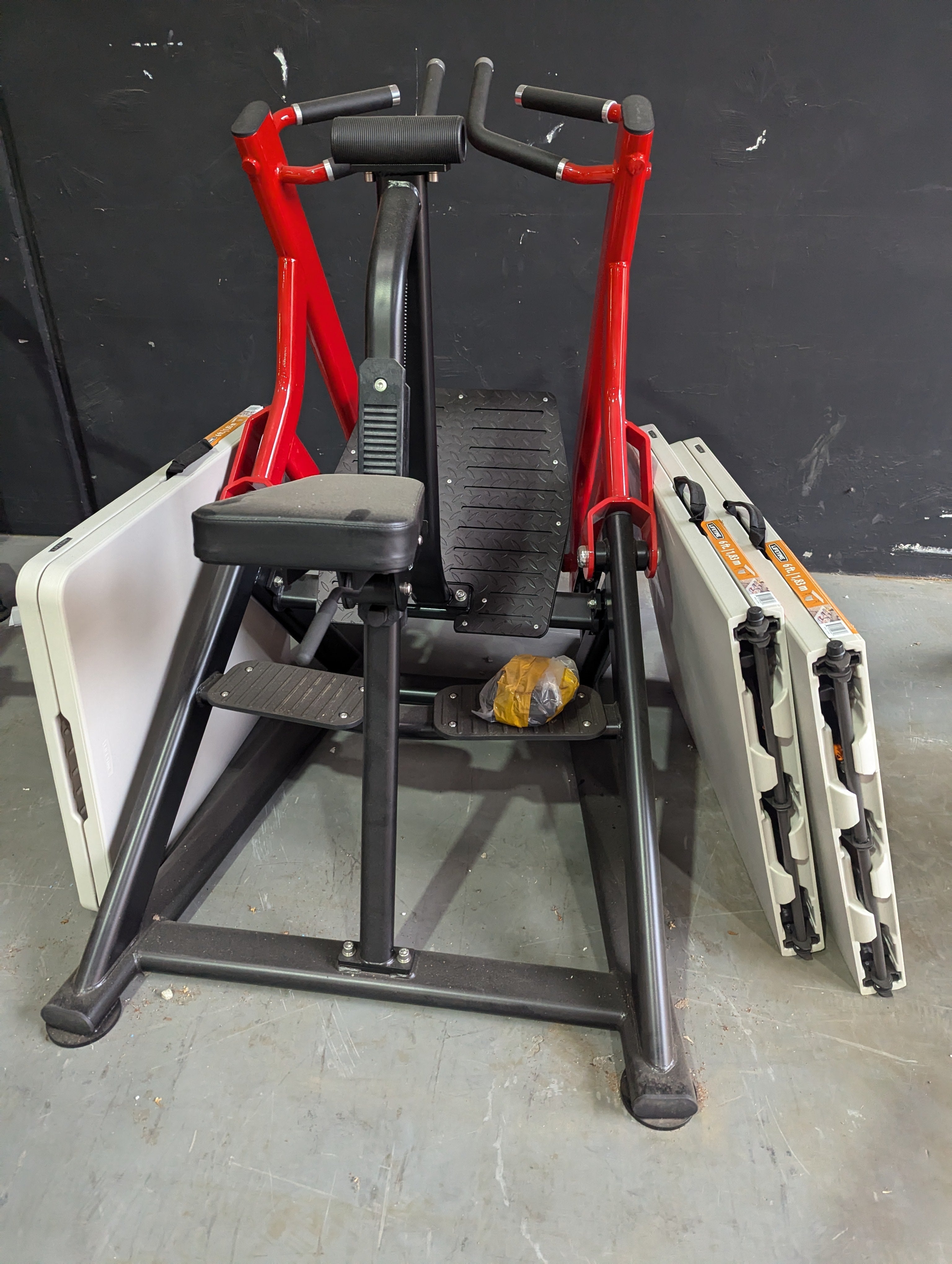 Muscle D Fitness - Pro Strength Seated Row - Commercial Grade - Plate Loaded - Iso-Lateral Training