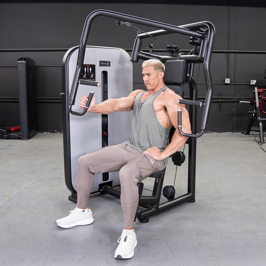 Muscle D Fitness - Vogue Chest Press – Iso-Lateral Convergent Machine