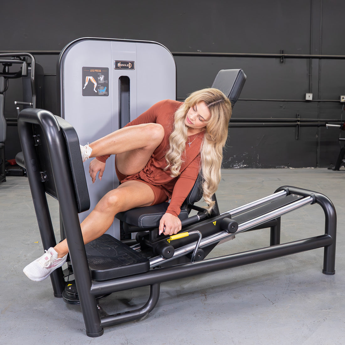 Muscle D Fitness - Vogue Selectorized Leg Press - 240lb Stack