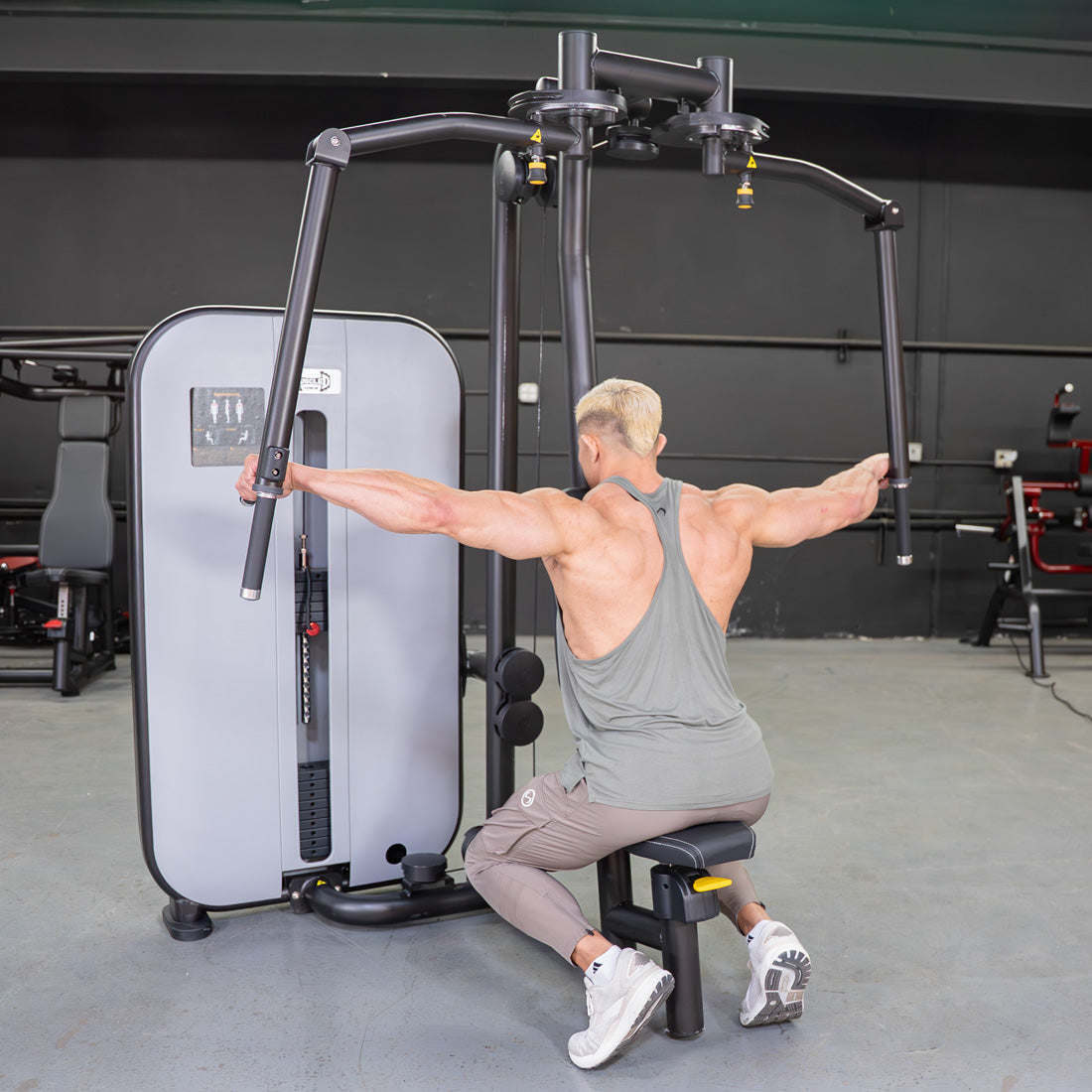 Muscle D Fitness - Vogue Pec Deck Rear Delt Machine - Commercial Gym
