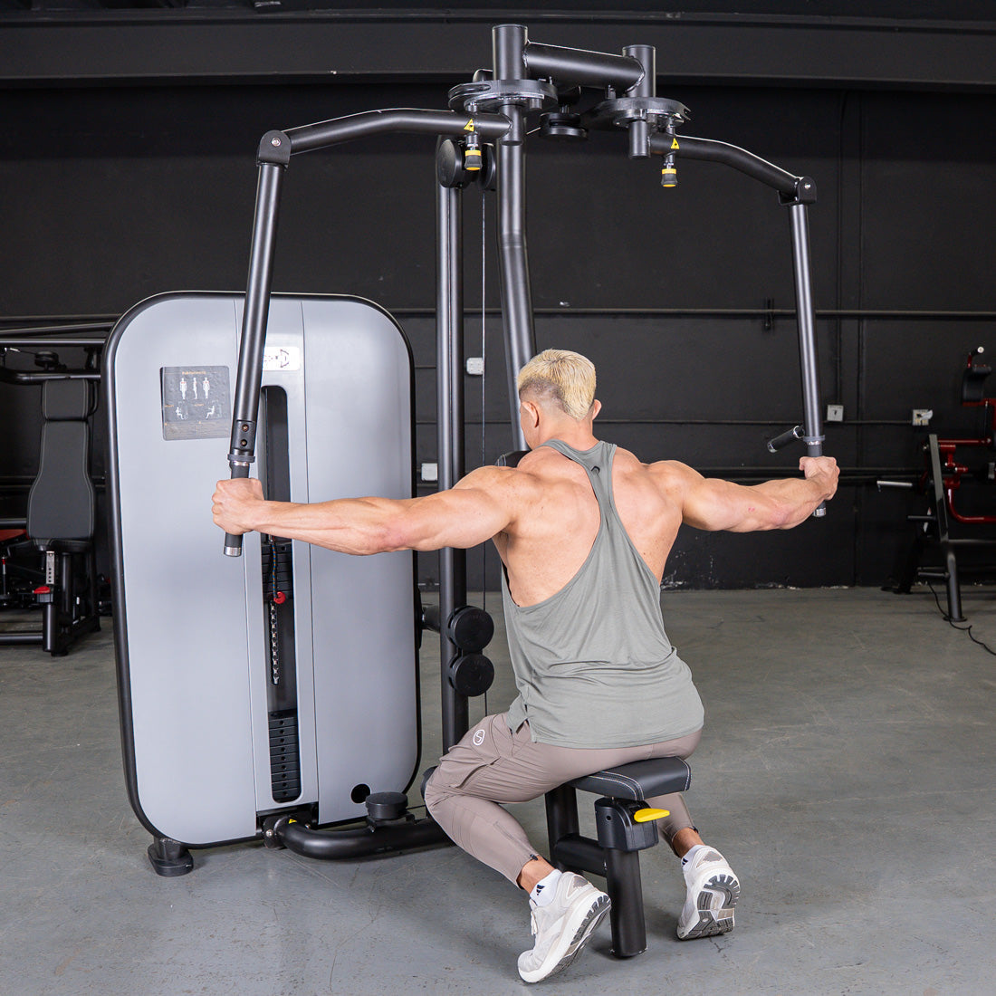 Muscle D Fitness - Vogue Pec Deck Rear Delt Machine - Commercial Gym
