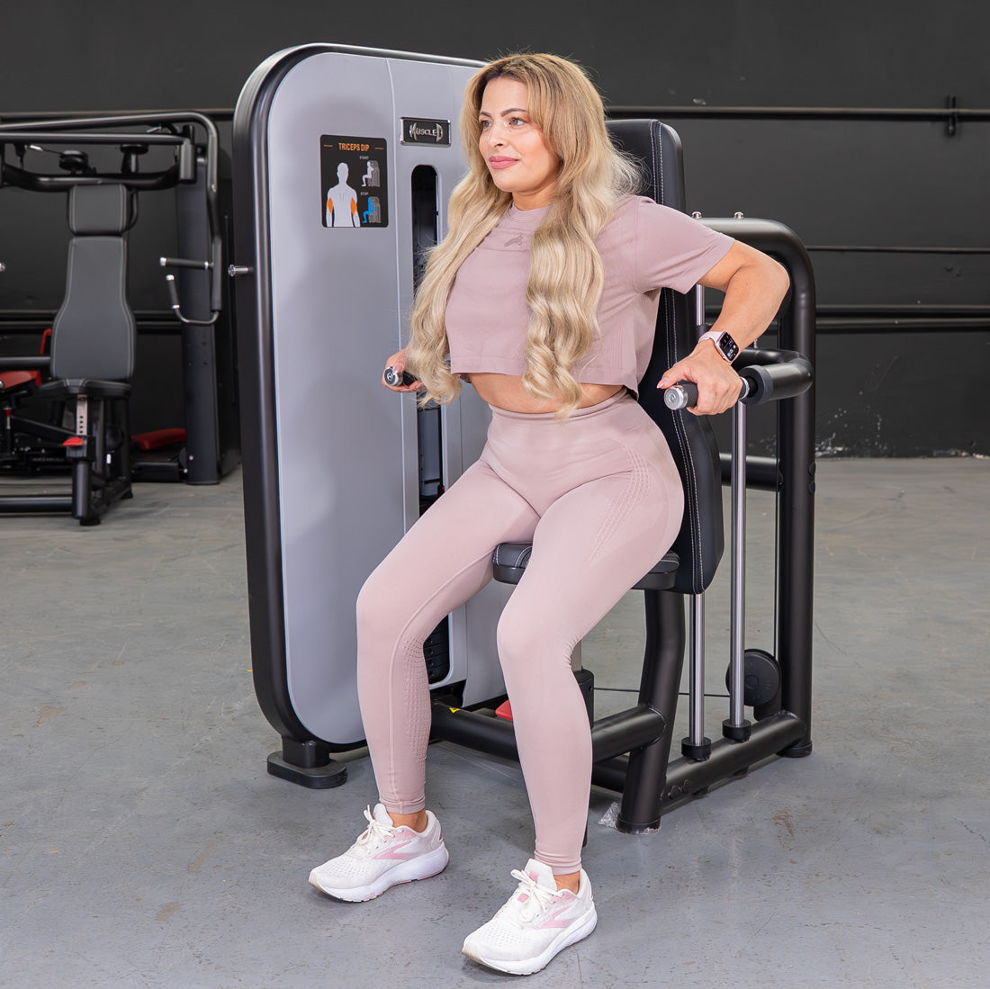 Muscle D Fitness - Vogue Seated Dip - Triceps Press-Down