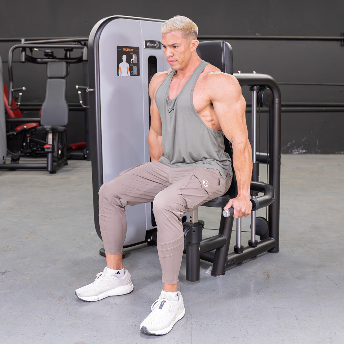Muscle D Fitness - Vogue Seated Dip - Triceps Press-Down
