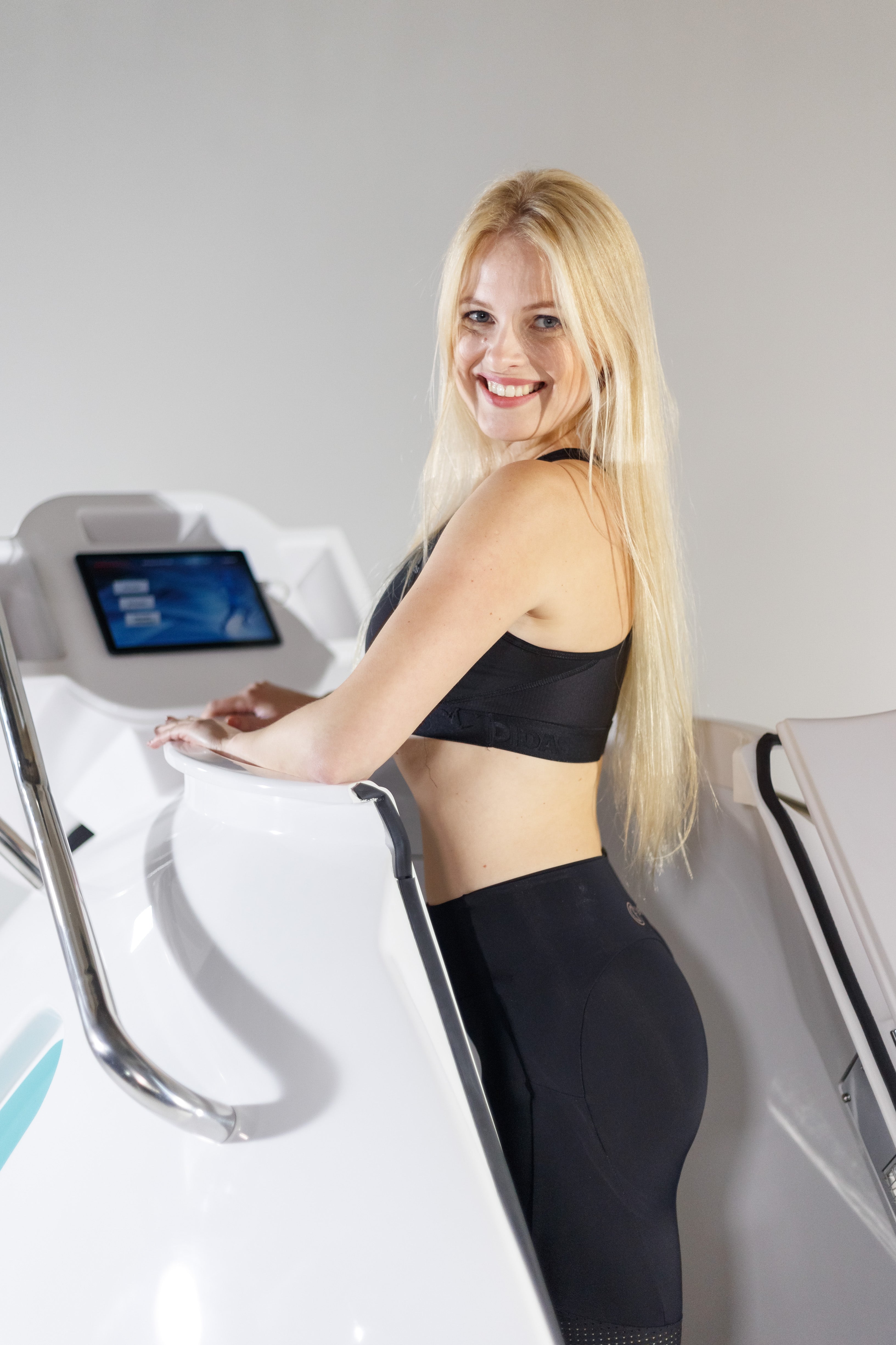 Cryonick VacuStar Vacuum Infrared Treadmill Commercial Cardio Fitness Machine