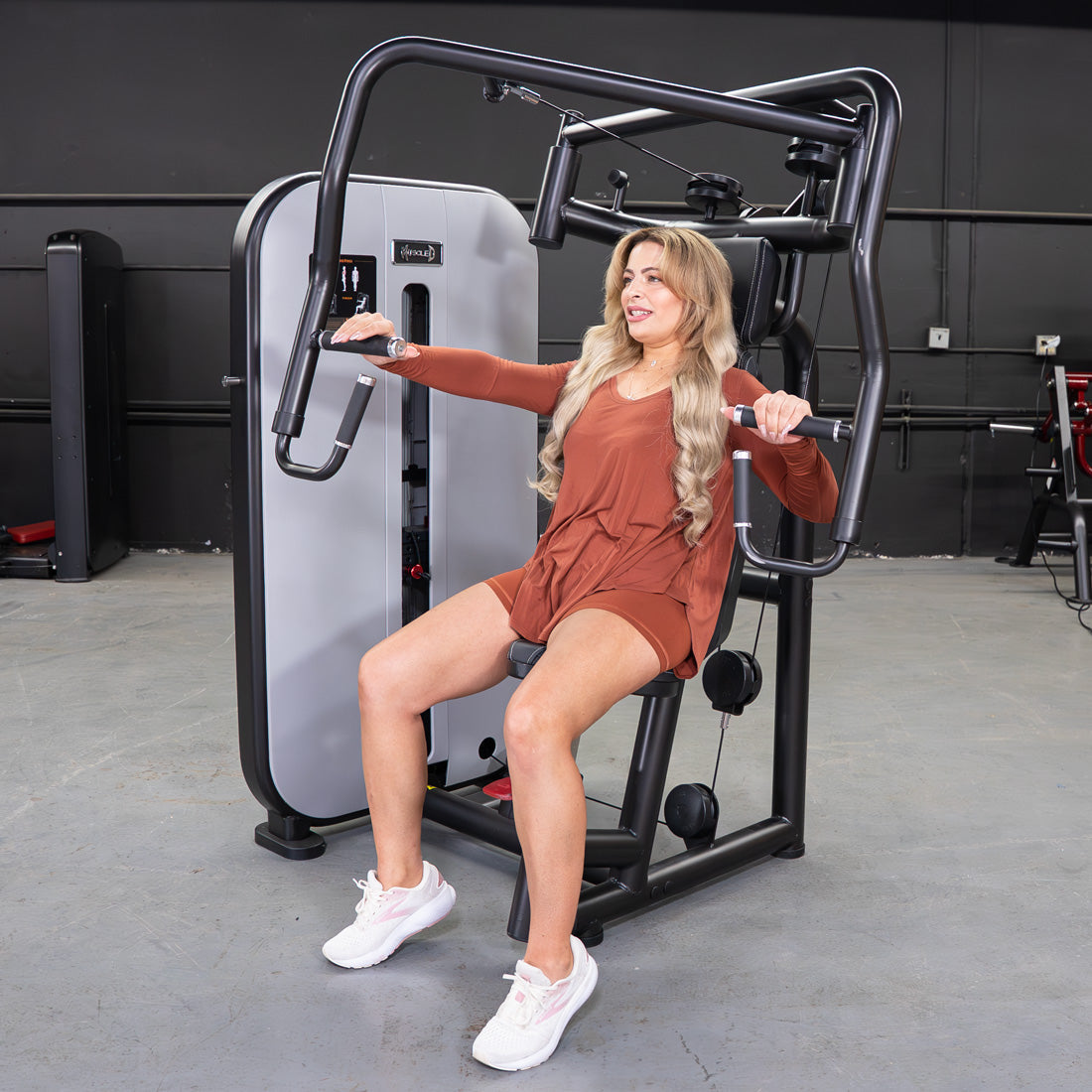 Muscle D Fitness - Vogue Chest Press – Iso-Lateral Convergent Machine