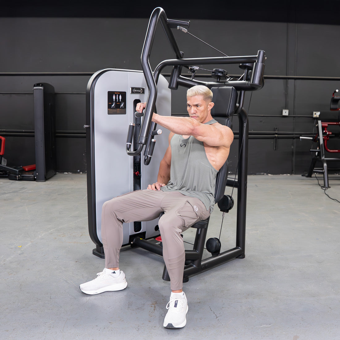 Muscle D Fitness - Vogue Chest Press – Iso-Lateral Convergent Machine