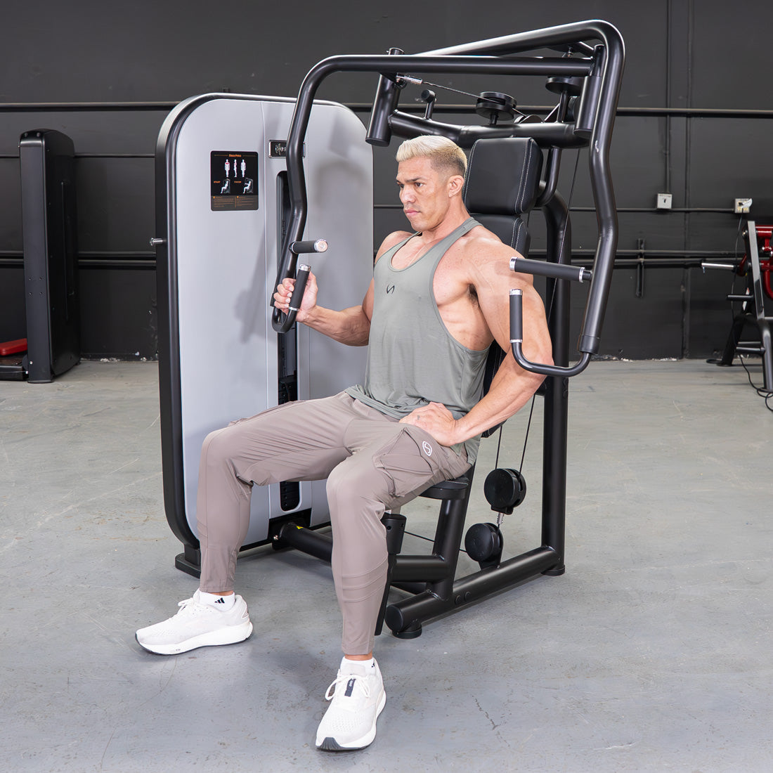 Muscle D Fitness - Vogue Chest Press – Iso-Lateral Convergent Machine