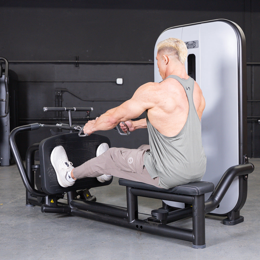 Muscle D Fitness - Vogue Diverging Low Row | Advanced Back Machine