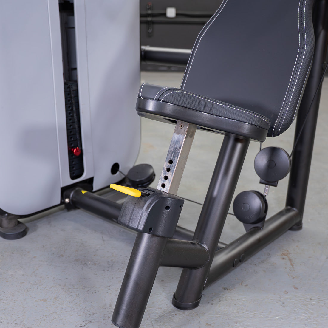 Muscle D Fitness - Vogue Shoulder Press by Muscle D Fitness – Commercial Strength Machine